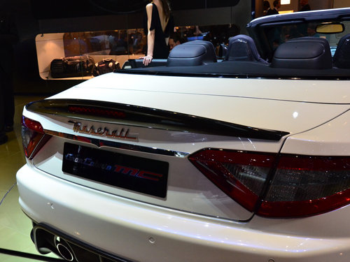 明年上市 玛莎拉蒂敞篷跑巴黎车展首发