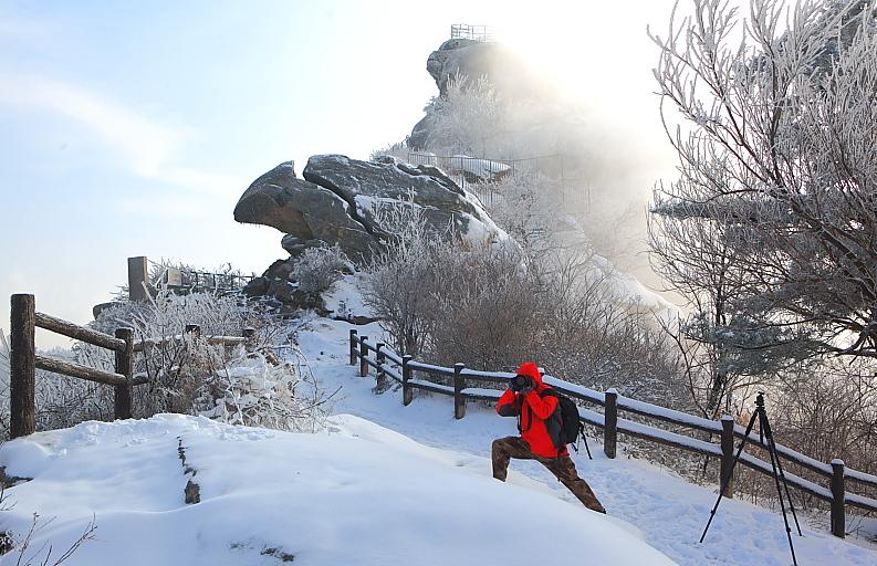 鸡公山迎来2012年冬季的第一场雪