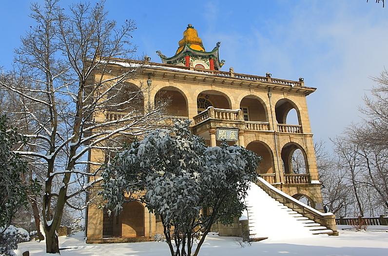 鸡公山迎来2012年冬季的第一场雪