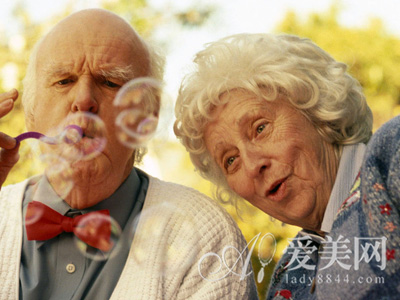  常玩手机内分泌失调 细数手机辐射十宗罪 