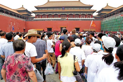 国内游预冷提前结束暑期旺季 降价超四成抢客源